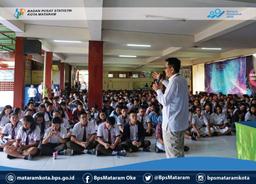 BPS Kota Mataram Goes to School - SMAK Kesuma Mataram